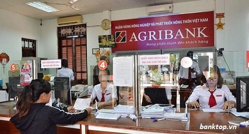 Giờ hành chính tại Agribank bắt đầu lúc 8 giờ sáng