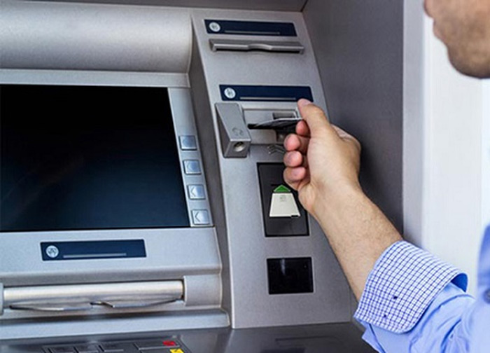 Tra cứu thông tin số tài khoản qua cây ATM