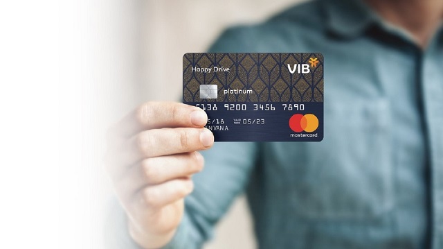 Thẻ tín dụng hiện đang rất phổ biến trong thanh toán
