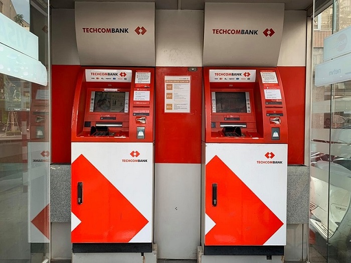 Rút tiền vượt hạn mức thẻ ATM Techcombank được không?