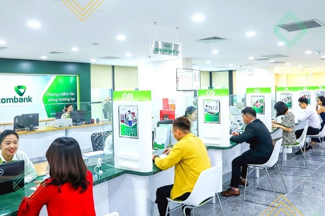 Khóa thẻ tại các điểm giao dịch Vietcombank