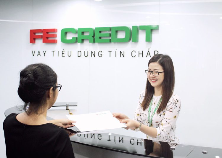 Có nên vay tiền FE Credit không