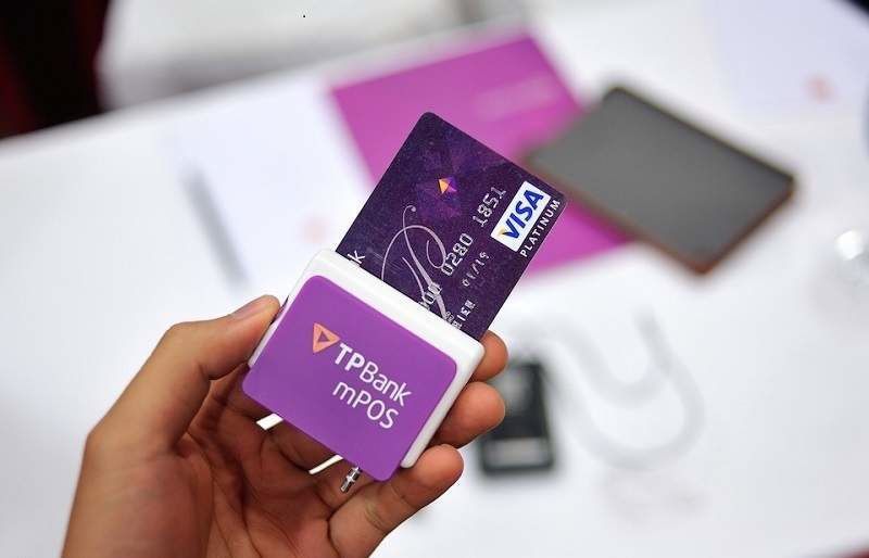 Phân biệt phí thường niên và phí duy trì thẻ ATM TPBank