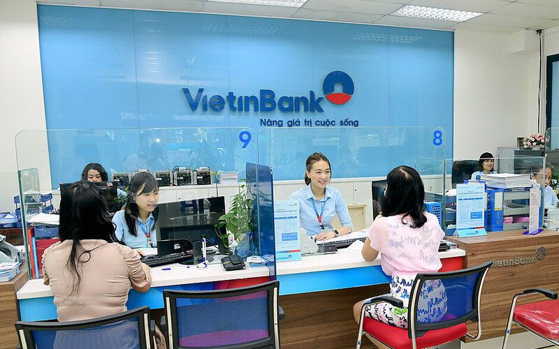 Mở thẻ đen Vietinbank tại quầy giao dịch 