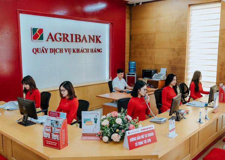 Nạp tiền vào thẻ qua cây atm agribank