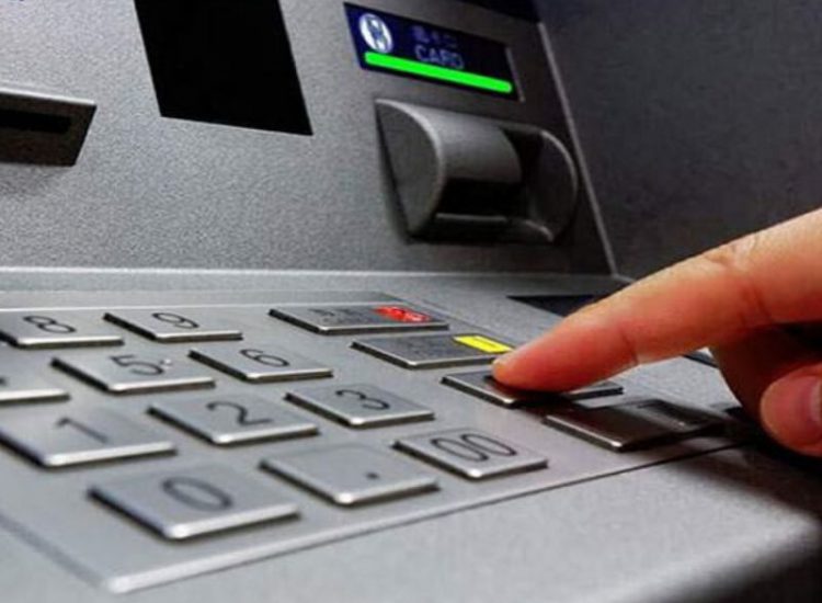 Đổi mã PIN thẻ ATM Vietcombank tại máy ATM