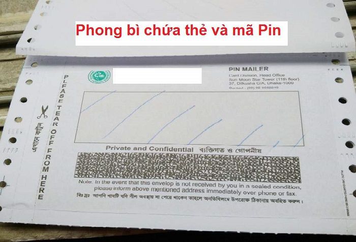 Mã PIN được ngân hàng cấp trong phong bì đựng thẻ